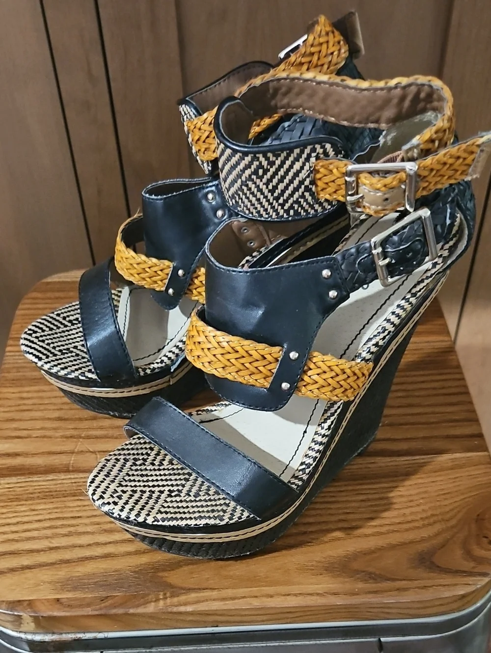 Mossimo Safari Wedges Platform  Size 7